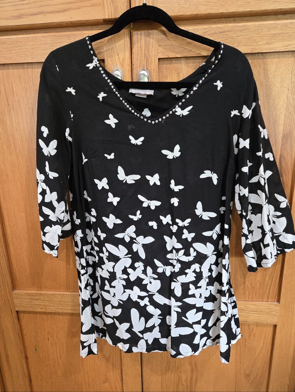 PEPPERMINT BAY -  Black& White Butterfly V-Neck Long Sleeve Top